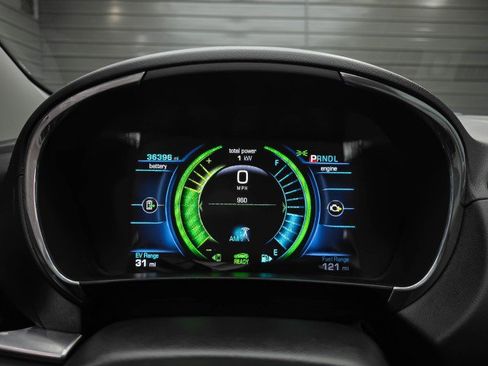 Used 2018 Chevrolet Volt Premier w/ Driver Confidence Package FWD image 22