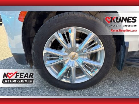 Used 2024 Chevrolet Suburban High Country image 18