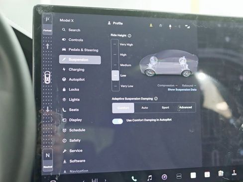 Used 2024 Tesla Model X Plaid image 21