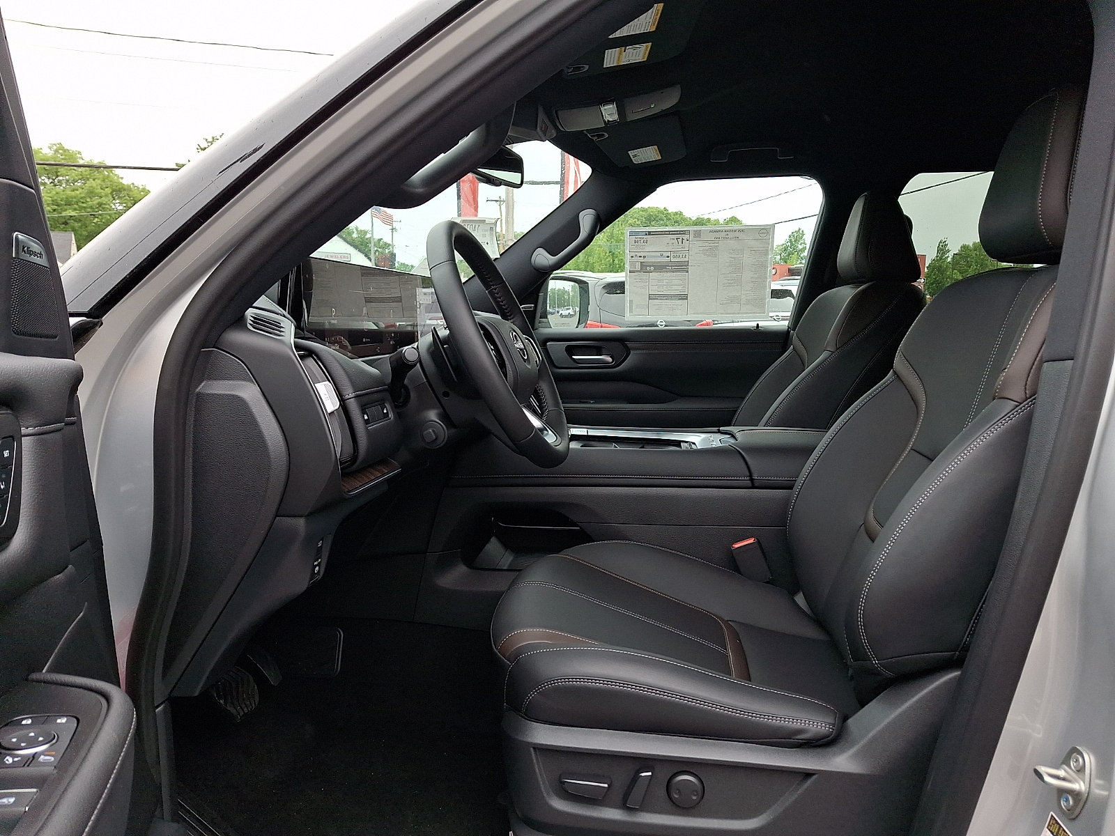 New 2026 Nissan Armada SL w/ Captain's Chari Seat Package AWD/4WD image 10