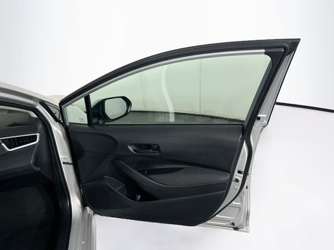 Used 2025 Toyota Corolla LE FWD image 29