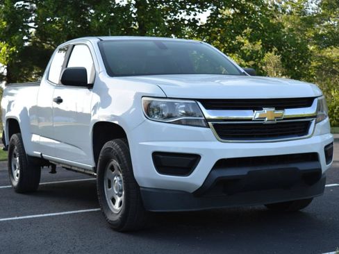 Used 2019 Chevrolet Colorado W/T RWD image 3