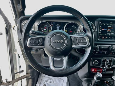 Used 2022 Jeep Wrangler Unlimited Rubicon 4xe AWD/4WD image 11