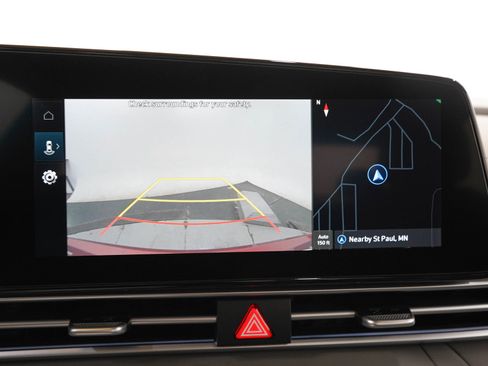 Used 2025 Hyundai Elantra SEL FWD image 25