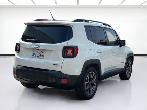 Used 2015 Jeep Renegade Latitude FWD image 4