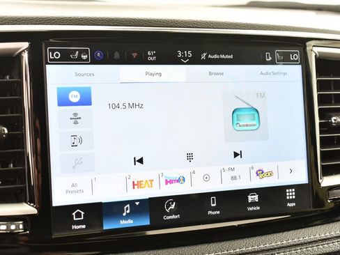 Used 2026 Chrysler Pacifica Select FWD image 28