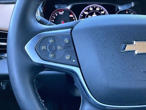 Used 2023 Chevrolet Traverse Premier image 23