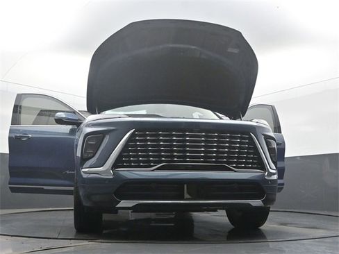 Certified 2025 Buick Enclave Avenir image 58