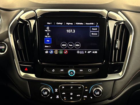 Used 2023 Chevrolet Traverse RS AWD/4WD image 18