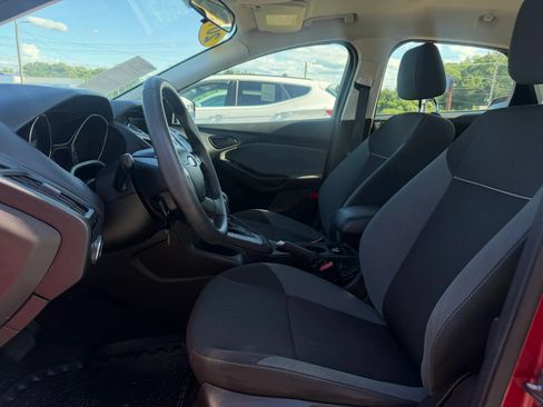 Used 2012 Ford Focus SE FWD image 10