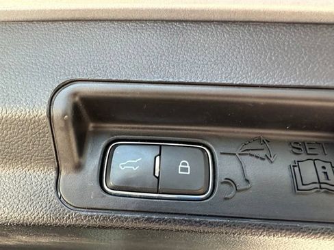Used 2020 Ford Explorer XLT w/ Equipment Group 202A AWD/4WD image 20