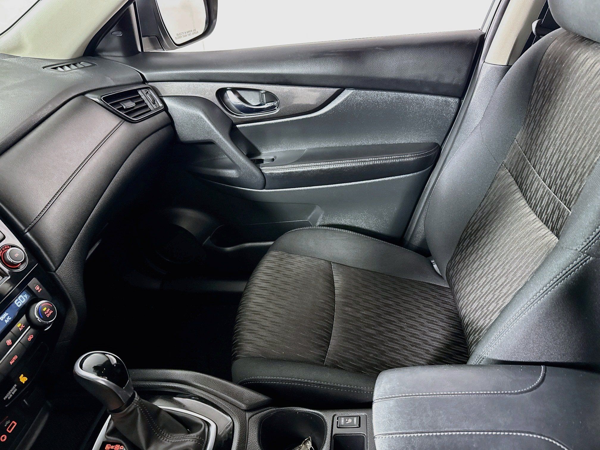 Used 2019 Nissan Rogue SV w/ Premium Package AWD/4WD image 24