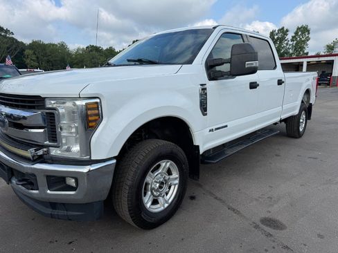 Used 2018 Ford F250 XLT w/ Camper Package AWD/4WD image 9