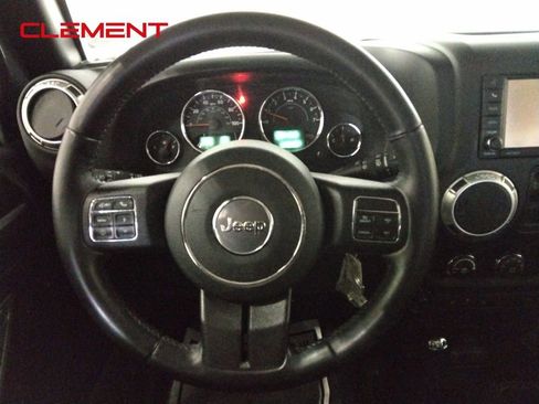 Used 2017 Jeep Wrangler Unlimited Sahara w/ Dual Top Group image 11