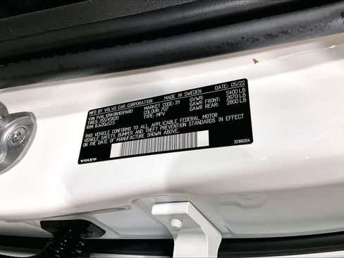 Used 2022 Volvo XC60 B5 Momentum w/ Climate Package image 37