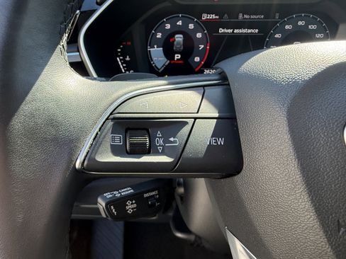 Used 2025 Audi Q3 2.0T Premium image 19