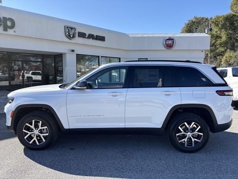 New 2025 Jeep Grand Cherokee Limited image 7