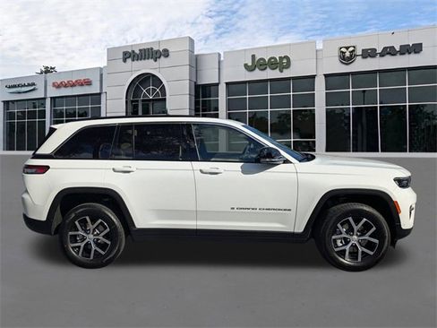 New 2025 Jeep Grand Cherokee Limited image 2