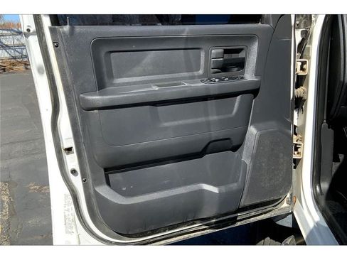 Used 2011 RAM 4500 4x4 Crew Cab w/ ST Decor Group image 22