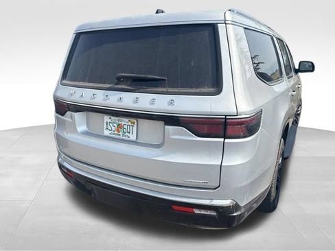 Used 2024 Jeep Wagoneer L Series II w/ Flexible Seating Group AWD/4WD image 23