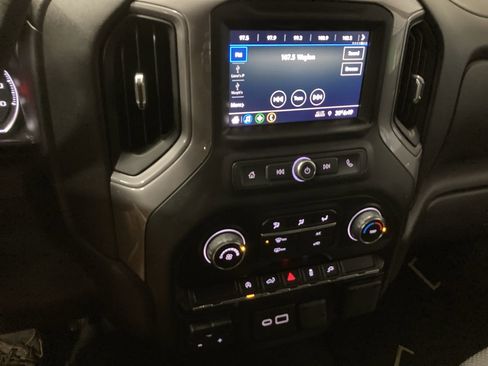 Used 2021 Chevrolet Silverado 1500 Custom w/ Safety Confidence Package image 12