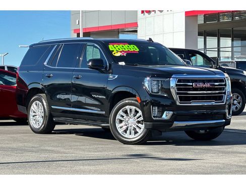 Used 2021 GMC Yukon SLT w/ SLT Premium Package image 2