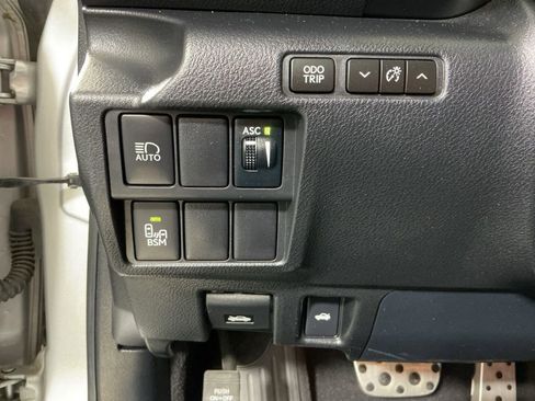 Used 2018 Lexus IS 300 F Sport w/ F Sport Package image 18