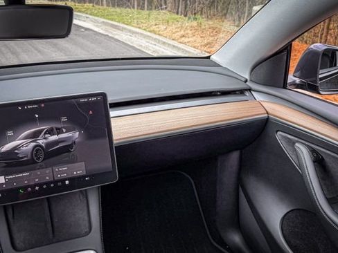 Used 2023 Tesla Model Y Performance image 26