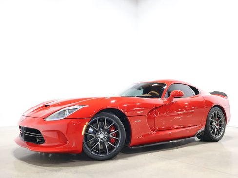 Used 2013 SRT Viper GTS w/ GTS Laguna Interior Pkg image 2
