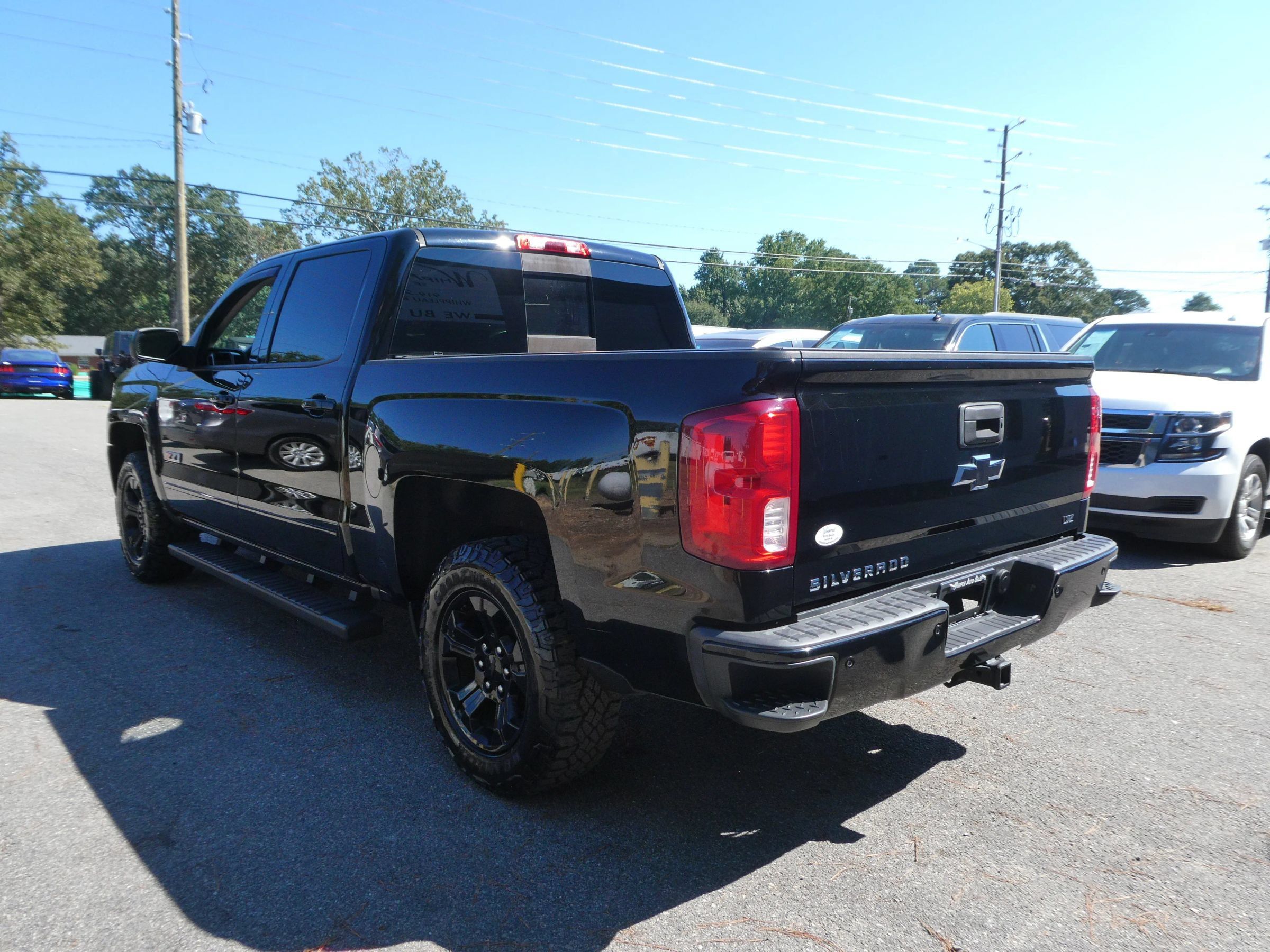 Used 2016 Chevrolet Silverado 1500 LTZ Z71 w/ LTZ Plus Package AWD/4WD image 8