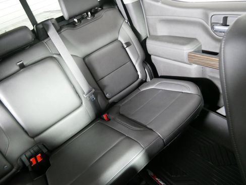 Used 2020 Chevrolet Silverado 1500 RST image 14