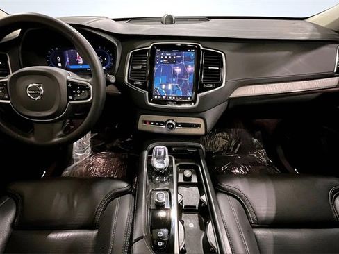 Certified 2023 Volvo XC90 B6 Ultimate w/ Lounge Package image 17