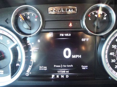 Used 2015 RAM 3500 Laramie w/ Convenience Group AWD/4WD image 13