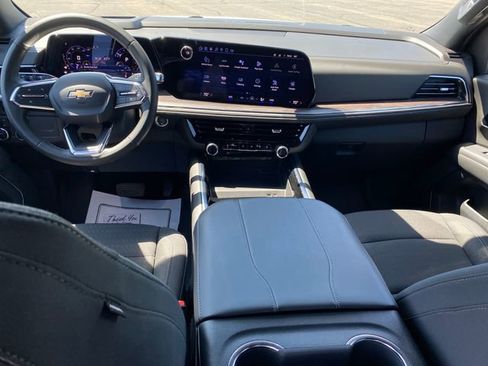 Certified 2025 Chevrolet Suburban LS AWD/4WD image 5
