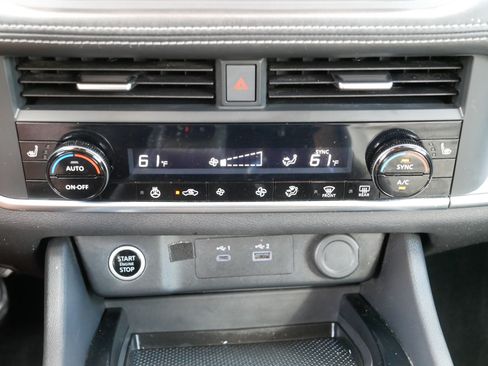 Certified 2023 Nissan Rogue SV w/ SV Premium B Package AWD/4WD image 23