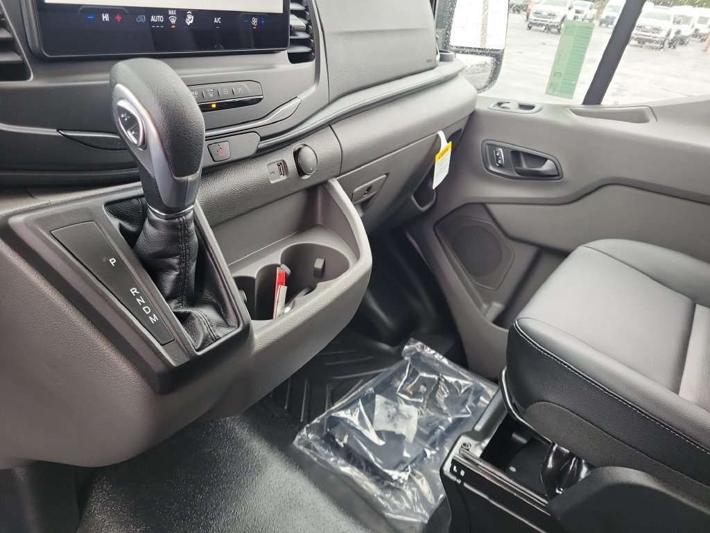 New 2027 Ford Transit 250 Low Roof RWD image 31