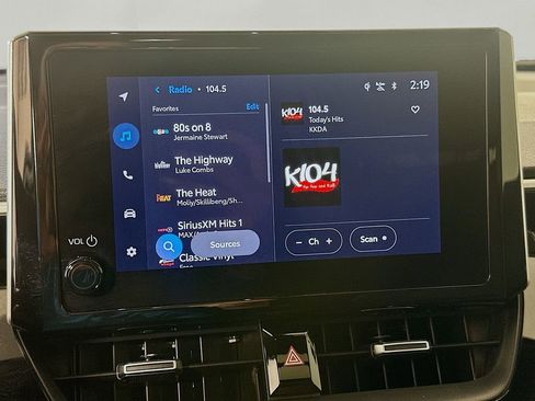 Used 2025 Toyota Corolla Cross AWD Hybrid w/ Convenience Package image 15