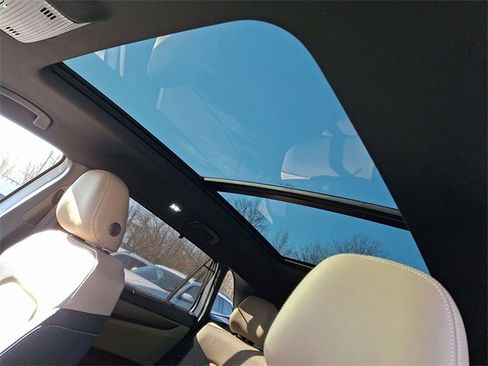 New 2026 Volkswagen Atlas Cross Sport SE image 7