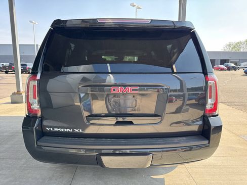 Used 2020 GMC Yukon XL SLT AWD/4WD image 5