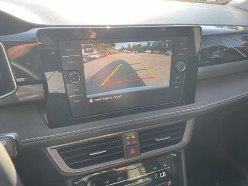 New 2026 Volkswagen Taos SE FWD image 24