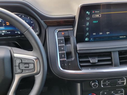 Certified 2024 Chevrolet Suburban Premier image 15