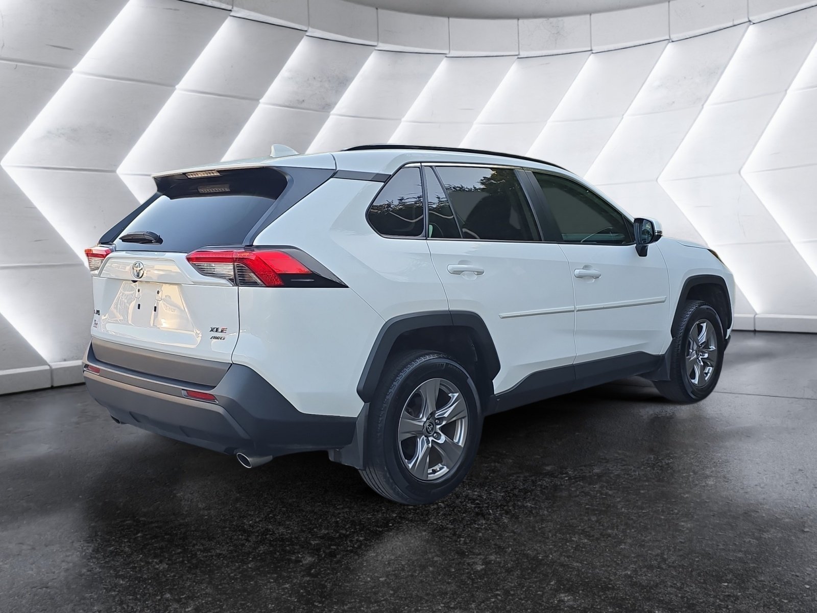 Used 2023 Toyota RAV4 XLE w/ Convenience Package AWD/4WD image 5