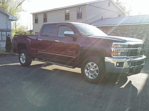 Used 2015 Chevrolet Silverado 2500 LTZ w/ Z71 Package, Off-Road AWD/4WD image 9