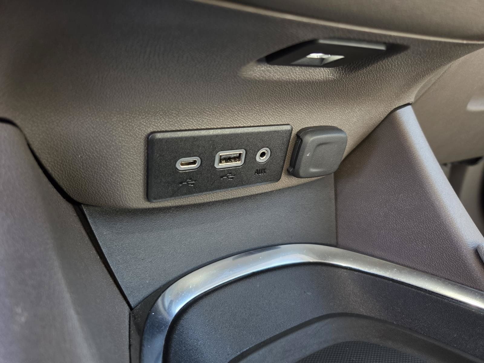 Used 2024 Chevrolet Malibu LT FWD image 23