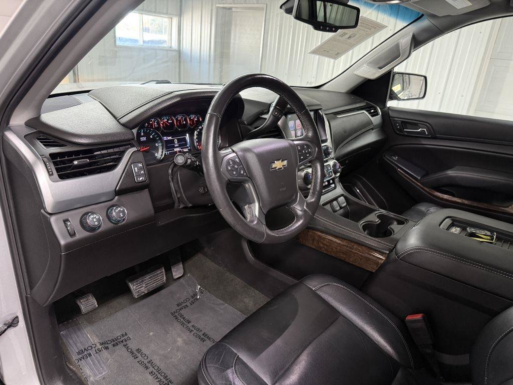 Used 2017 Chevrolet Suburban LT w/ LT Signature Package AWD/4WD image 16