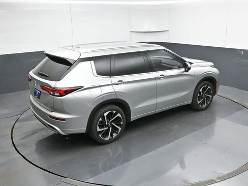Used 2023 Mitsubishi Outlander SEL image 54