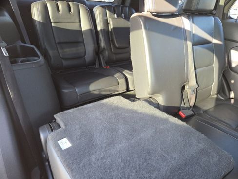 Used 2014 Ford Explorer XLT w/ Equipment Group 202A image 21