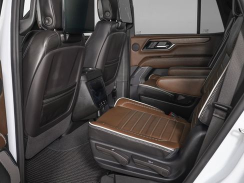 Used 2026 GMC Yukon Denali Ultimate AWD/4WD image 15