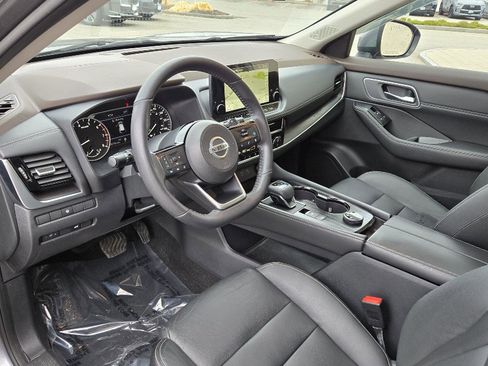 Used 2021 Nissan Rogue SL w/ Premium Package image 6