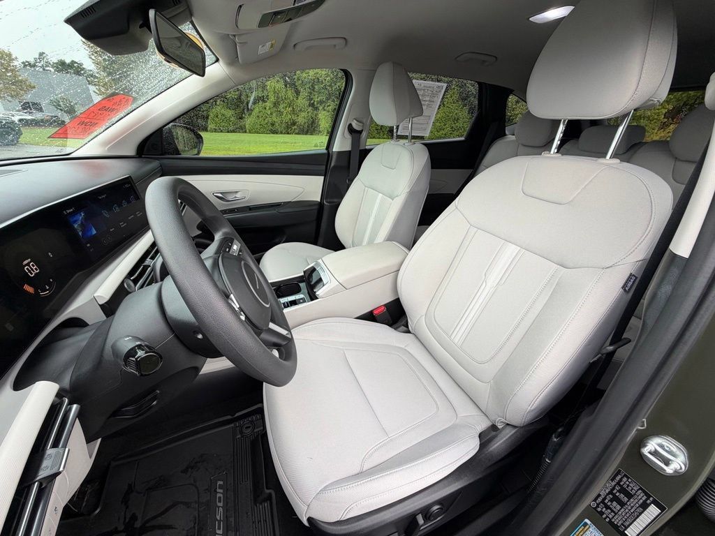 Used 2025 Hyundai Tucson SEL FWD image 11
